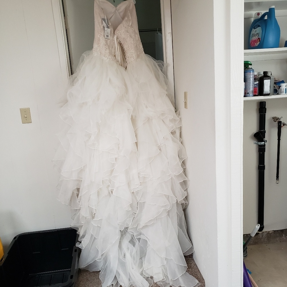 Wedding Dress - Picture 3 of 6